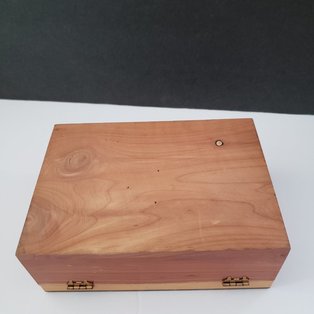(2/$15) Vintage Cedar Box - Picture 6 of 9